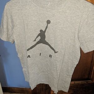 Boys Youth Medium Gray Air Jordan T-shirt